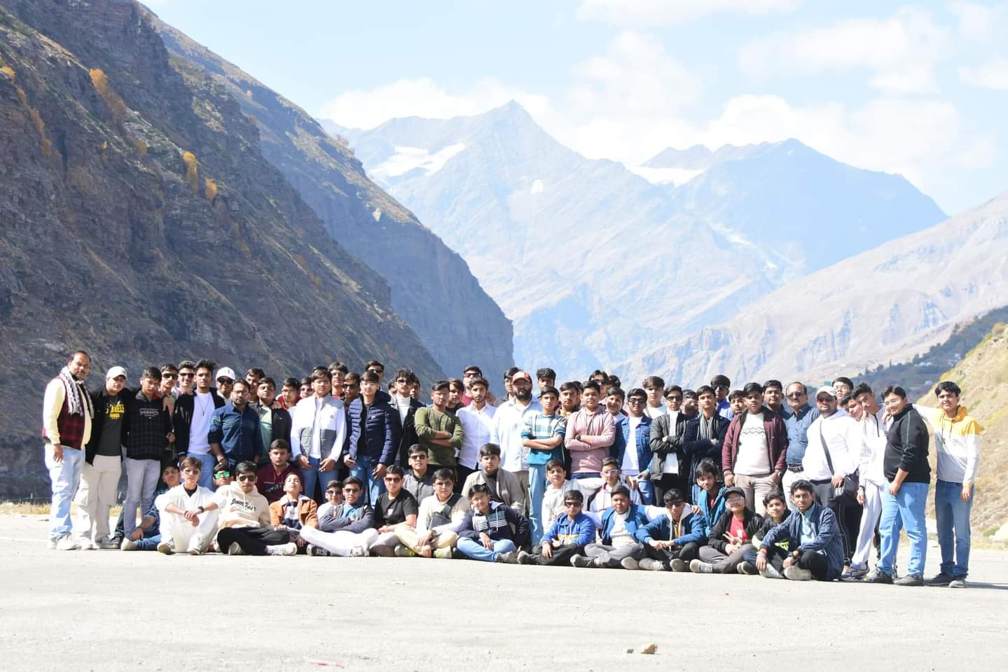 ब्लूमिंगडेल स्कूल के बच्चों ने मनाली में किया शैक्षिक भ्रमण, एतिहासिक स्थानों का आनंद लिया