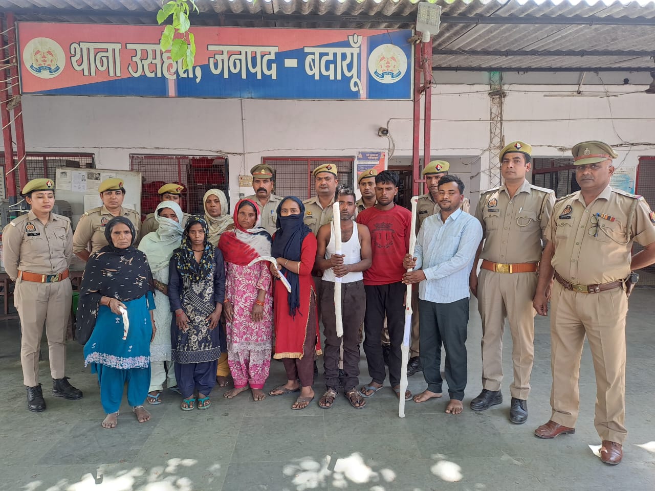 बदायूं में बंधक बनाकर पुलिस को पीटने पर 23 नामजद; 15 अज्ञात पर मुकदमा, 09 को गिरफ्तार कर जेल भेजा