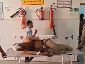 बदायूं में सिपाही को बंधक बनाकर पीटा; जमीन विवाद में समन तामील करने गई थी पुलिस, होमगार्ड मौके से भागा
