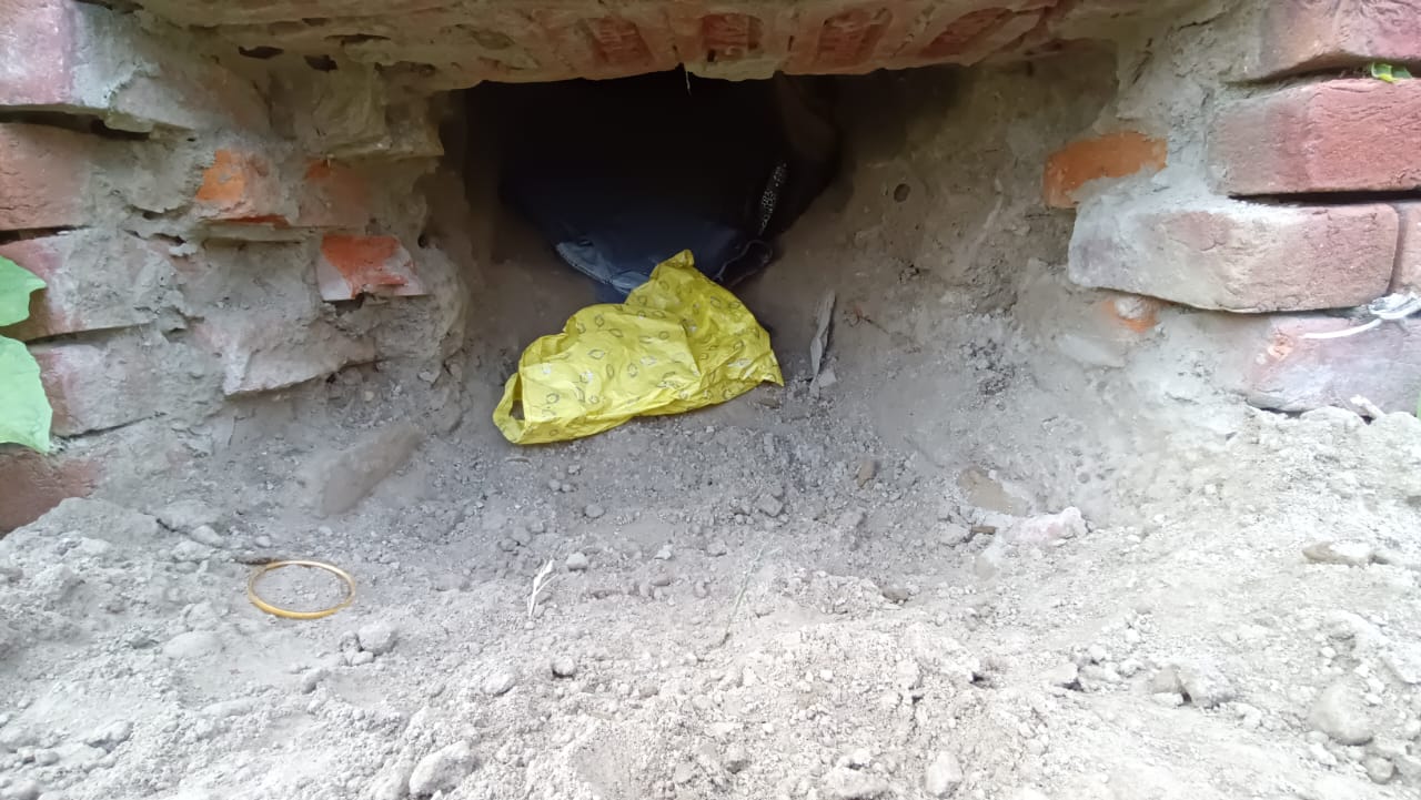 बदायूं में घर की दीवार काटकर चोरी; 4 लाख के जेवर और नकदी ले गए चोर, नामजद तहरीर