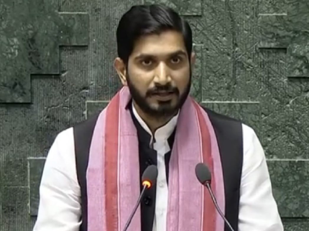 बदायूं सांसद आदित्य ने संसद के शीतकालीन सत्र में दातागंज रेलवे क्रासिंग पर मांगा ओवरब्रिज