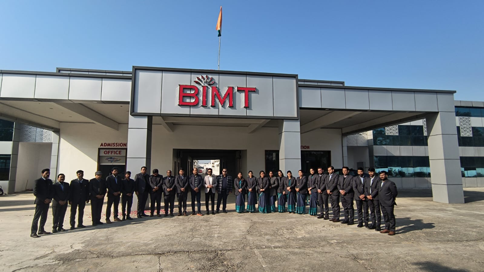 बदायूं के BIMT कालेज में हर्षोल्लास से मनाया गया 77वां गणतंत्र दिवस, ध्वजारोहण हुआ