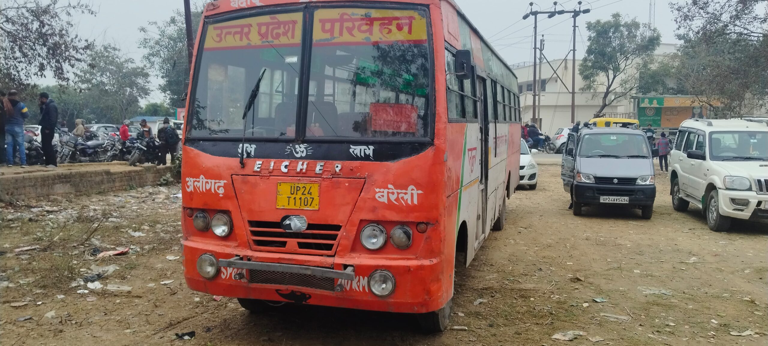 बदायूं ARTO ने अनफिट अनुबंधित बस को बंद किया, खनन में उपयोग 07 ओवरलोड वाहन सीज