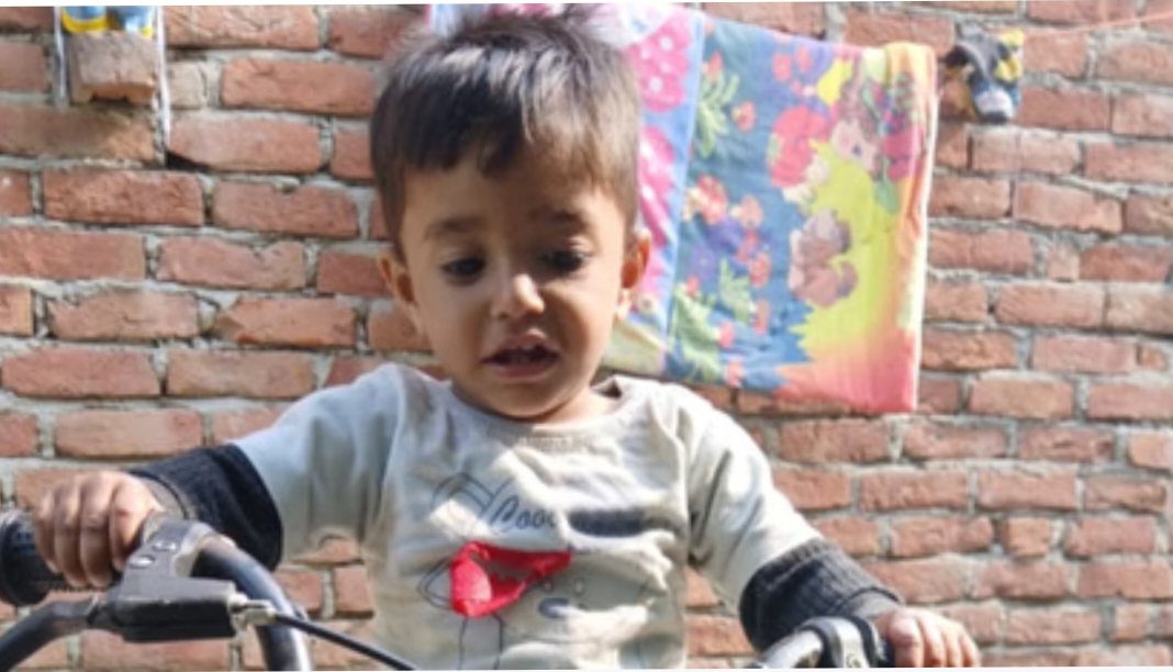 बाल्टी के पानी में डूबकर मासूम की मौत; गांव में तलाशते रहे परिजन, बाथरूम में मिला शव