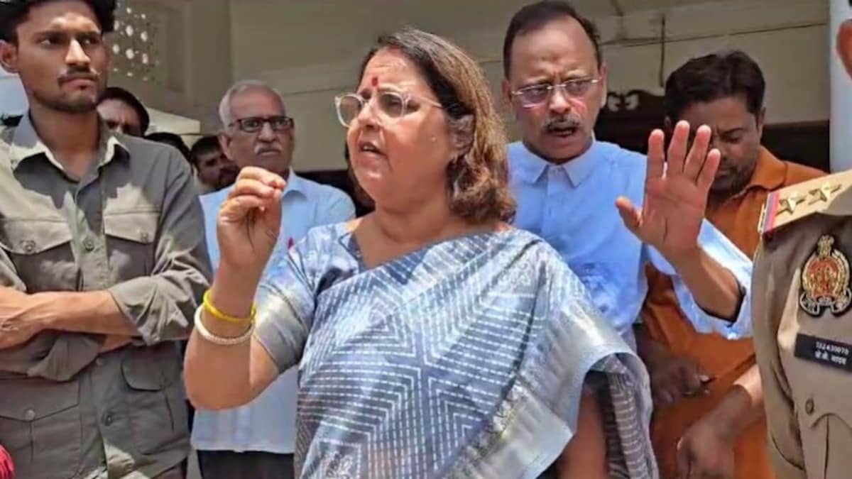 फीस के लिए प्रिंसिपल ने छात्र की मां को ‘शटअप’ कहा, FIR के साथ स्कूल की मान्यता रद्द होने का खतरा