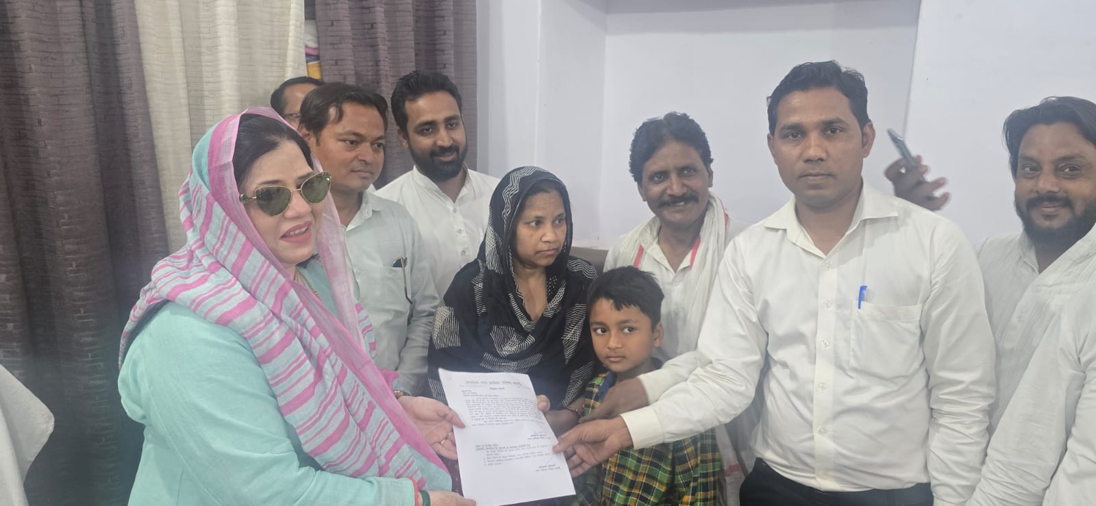 पालिकाध्यक्ष फात्मा रज़ा ने मृतक आश्रित के सफाई कर्मचारी को नियुक्ति सौंपा