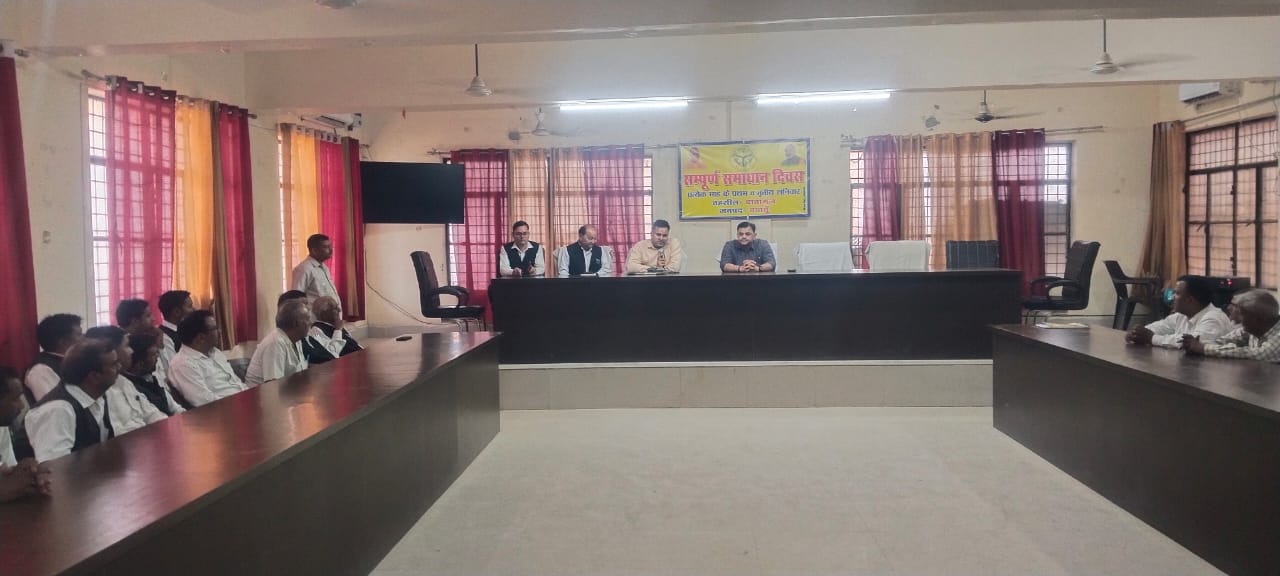 दातागंज में नवागत SDM ने तहसीलदार और अधिवक्ताओं के साथ की बैठक
