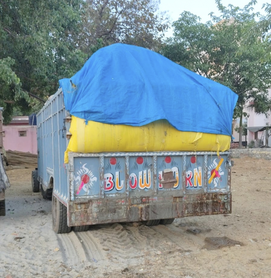 अवैध खनन और ओवरलोड ट्रैक्टर-ट्रॉली को पुलिस ने किया सीज, खनन विभाग को भेजी रिपोर्ट