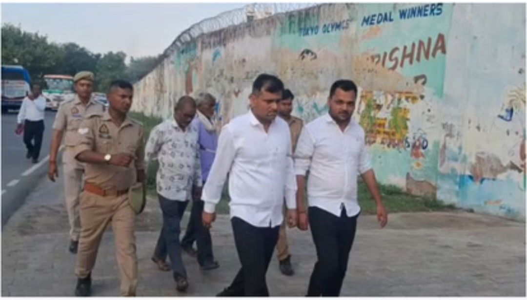 बदायूं HPCL हत्याकांड; इनाम घोषित होते ही हत्यारोपी के भाईयों ने कोर्ट में किया आत्मसमर्पण