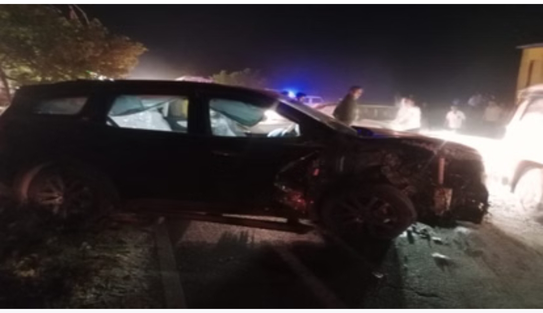 बदायूं में ट्रैक्टर-ट्राली से भिड़ी दूल्हे की कार; मां-बेटी की मौत, नौ घायल, ट्राली में सवार थे 35 लोग