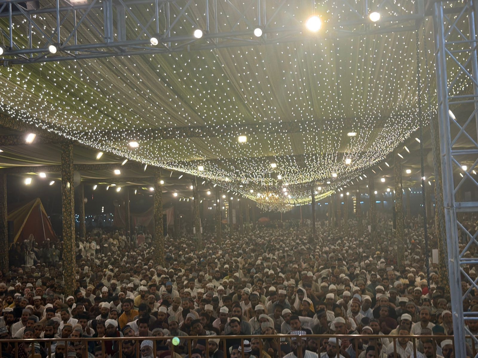 बरेली में उर्स-ए-ताजुश्शरिया का समापन, दरगाह पर उमड़ा लाखों अकीदतमंदों का सैलाब