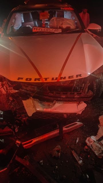 दातागंज विधायक की फॉर्च्यूनर डिवाइडर से टकराई, लखनऊ से लौटते समय हुआ हादसा