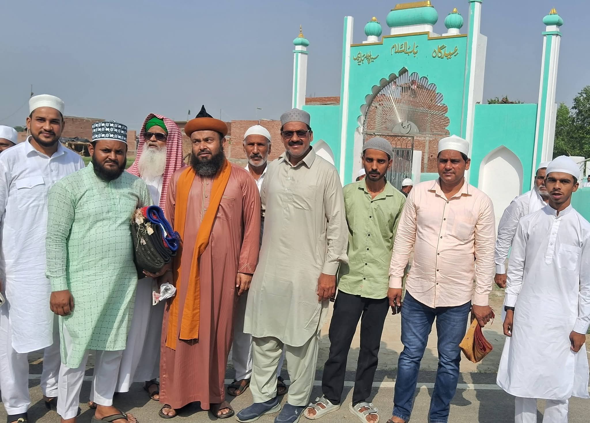 ईद-उल-अजहा; नमाज़ अदा कर अल्लाह की राह में पेश की गई कुर्बानी
