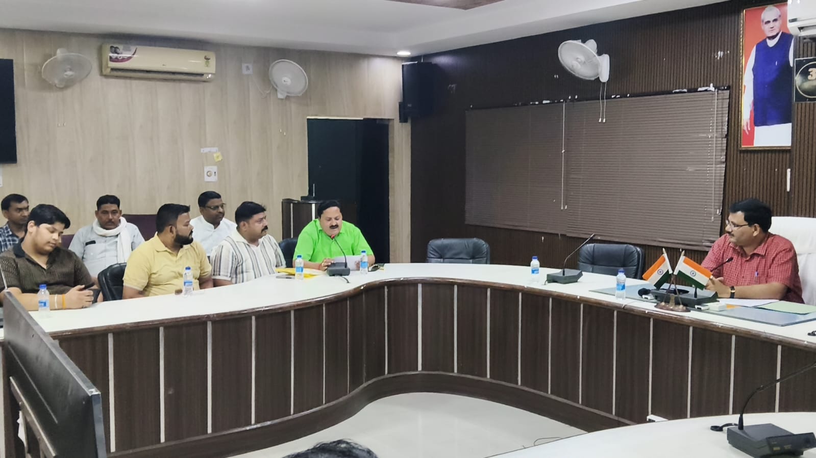 बदायूं में सोना रिसाइकिल करने पर जोर, डीएम ने सराफा व्यापारियों संग की बैठक