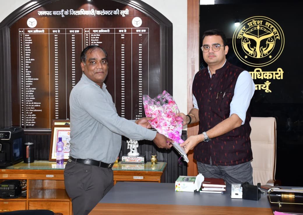नवागत DiO संतोष कुमार ने संभाला कार्यभार, आशुतोष चन्दोला बिजनौर गए