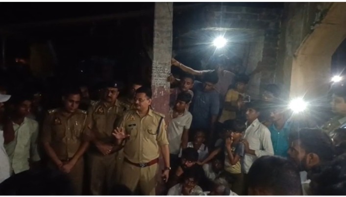 बदायूं में युवक की हत्या पर आक्रोश; पुलिस चौकी के सामने शव रख किया हंगामा, पांच घंटे तक जाम