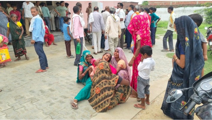 बदायूं में ट्रैक्टर-ट्रॉली पलटा; भतीजे की मौत, ताऊ घायल, पहिया निकलने से हुआ हादसा