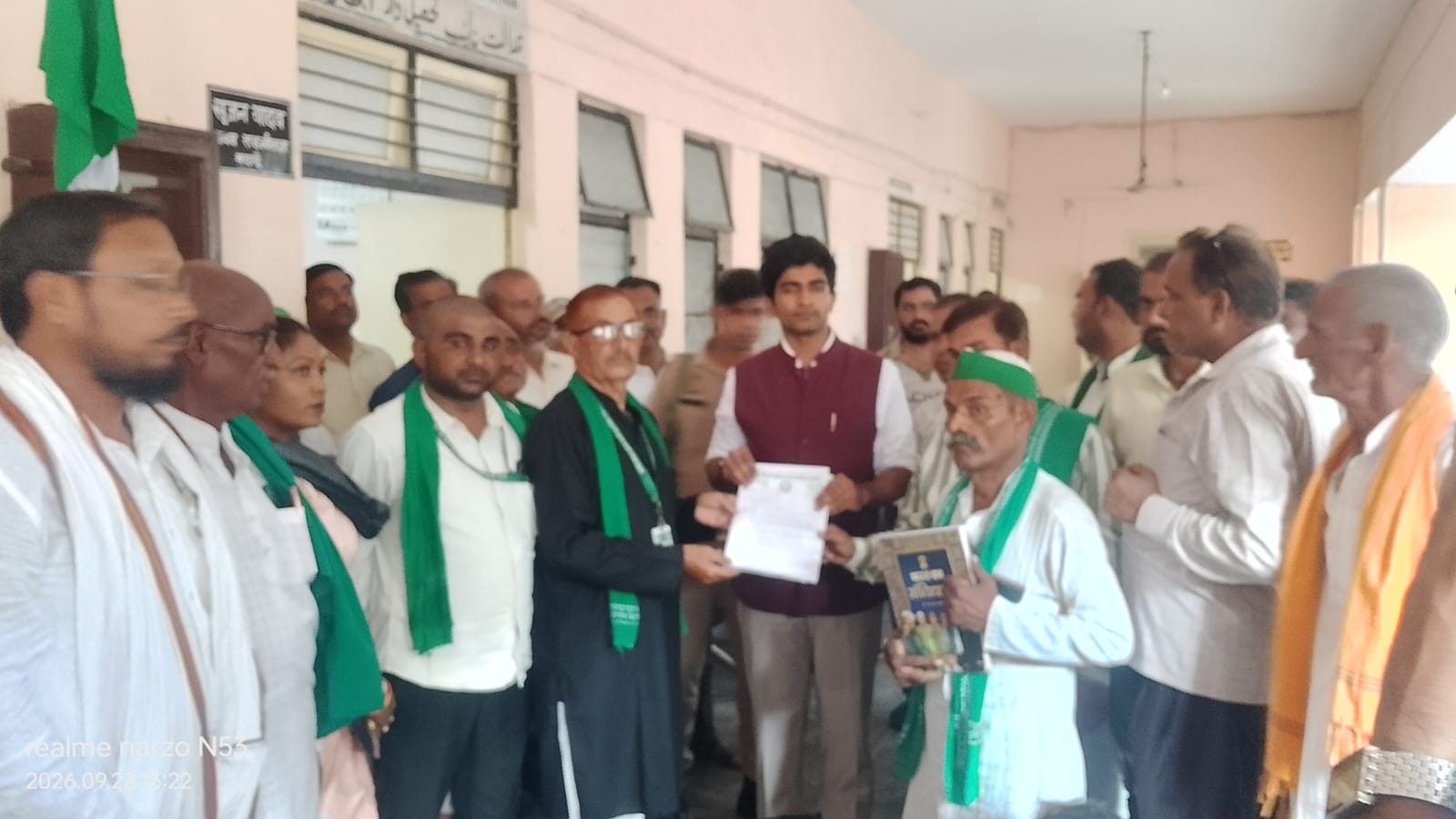 बदायूं तहसील में भ्रष्टाचार के खिलाफ भाकियू का हल्लाबोल, डीएम को संबोधित ज्ञापन सौंपा