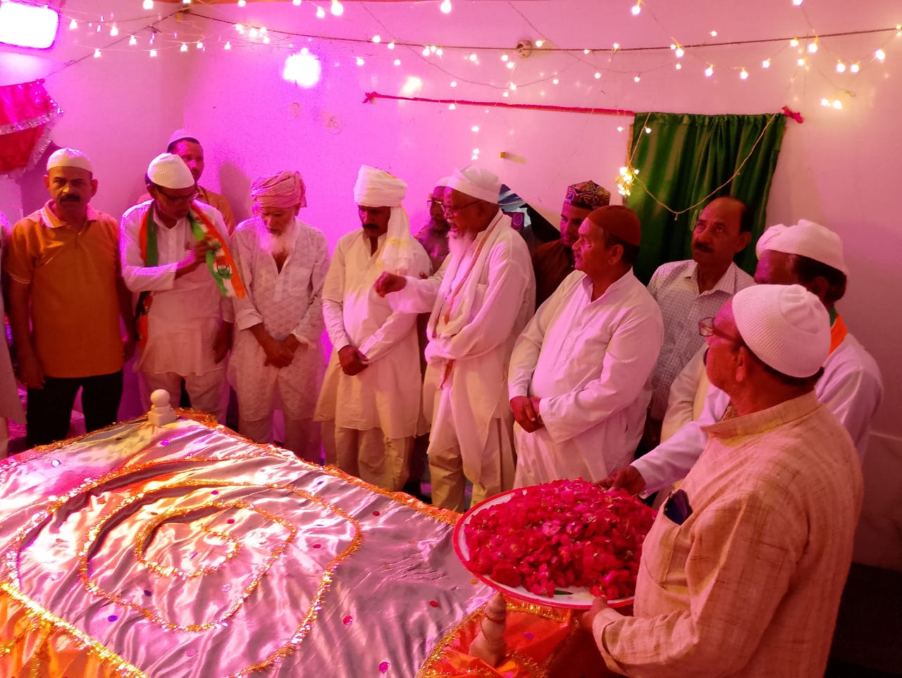 बदायूं में हज़रत मज़ाक मियां रह• का 136वें उर्स का आग़ाज़, दूसरे दिन दरगाह पहुंची चादर शरीफ