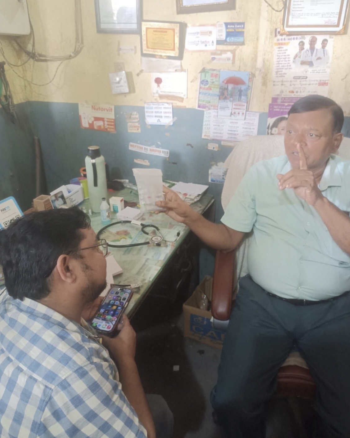 कादरचौक और उसहैत में स्वास्थ्य विभाग की छापामारी, अवैध संचालकों में हड़कंप